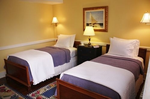The Oak Bluffs Inn エクステリア 写真