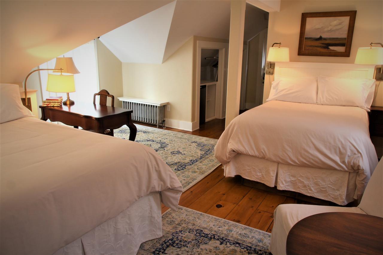 The Oak Bluffs Inn エクステリア 写真