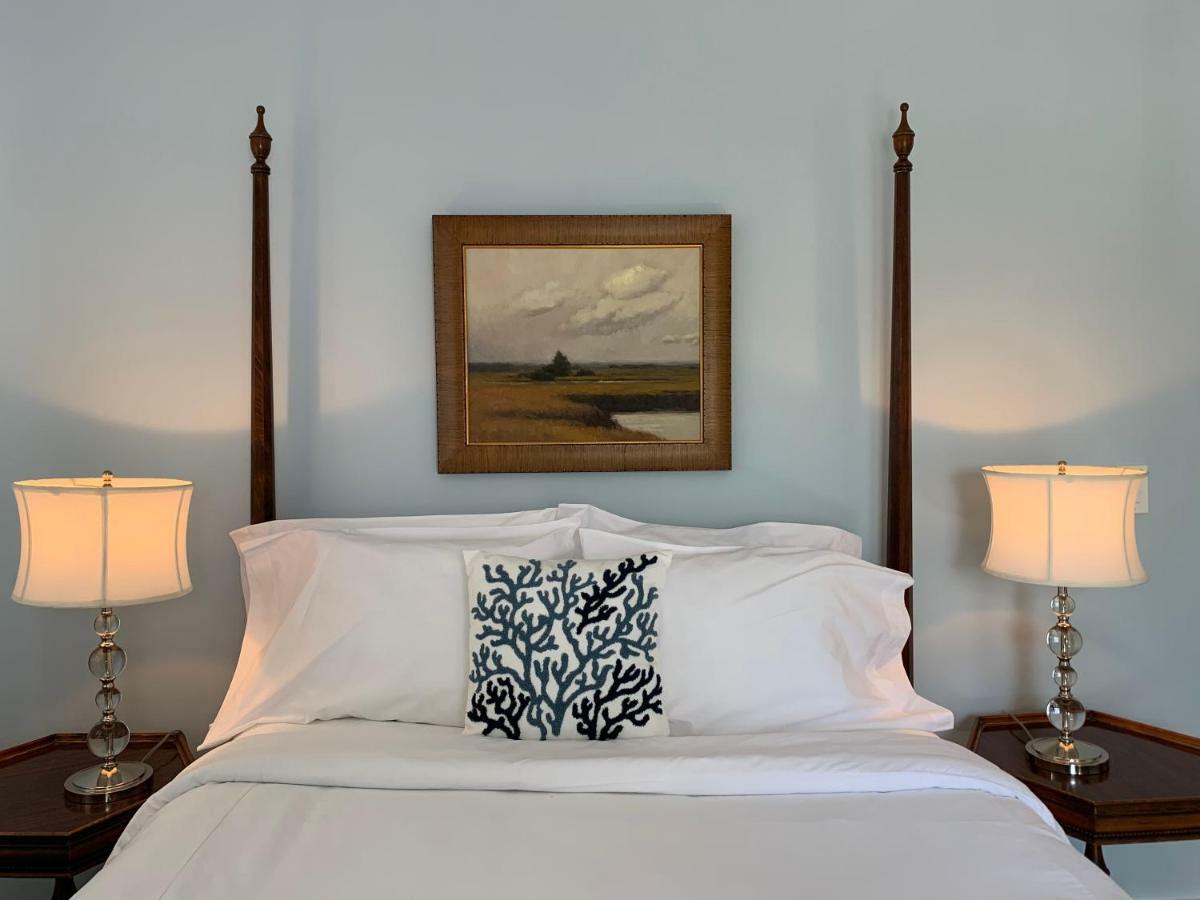 The Oak Bluffs Inn エクステリア 写真