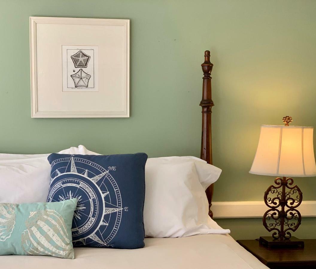 The Oak Bluffs Inn エクステリア 写真